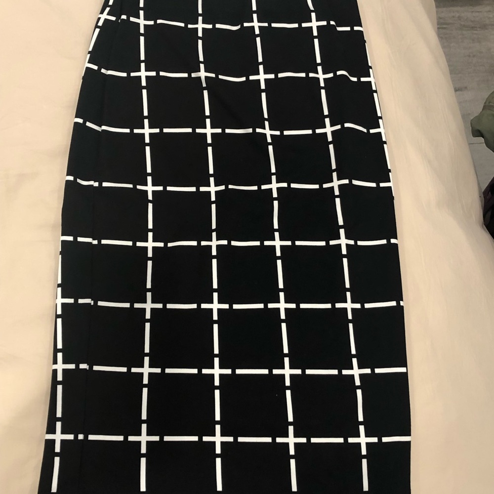 Black/white grid skirt NEVER WORN new with tags